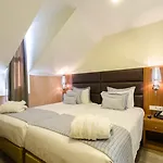 Hotel Borges Chiado 3*