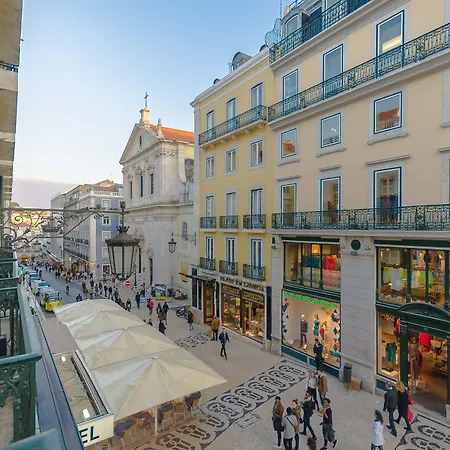 Borges Chiado 3* ליסבון