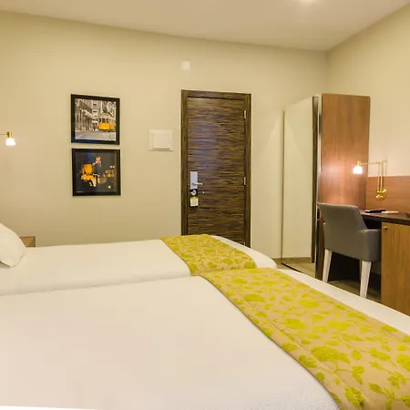 Borges Chiado Отель 3*