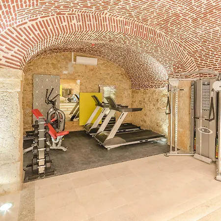 Borges Chiado Отель 3*